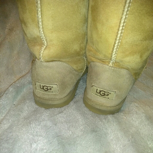 Classic UGG boots - Picture 2 of 5